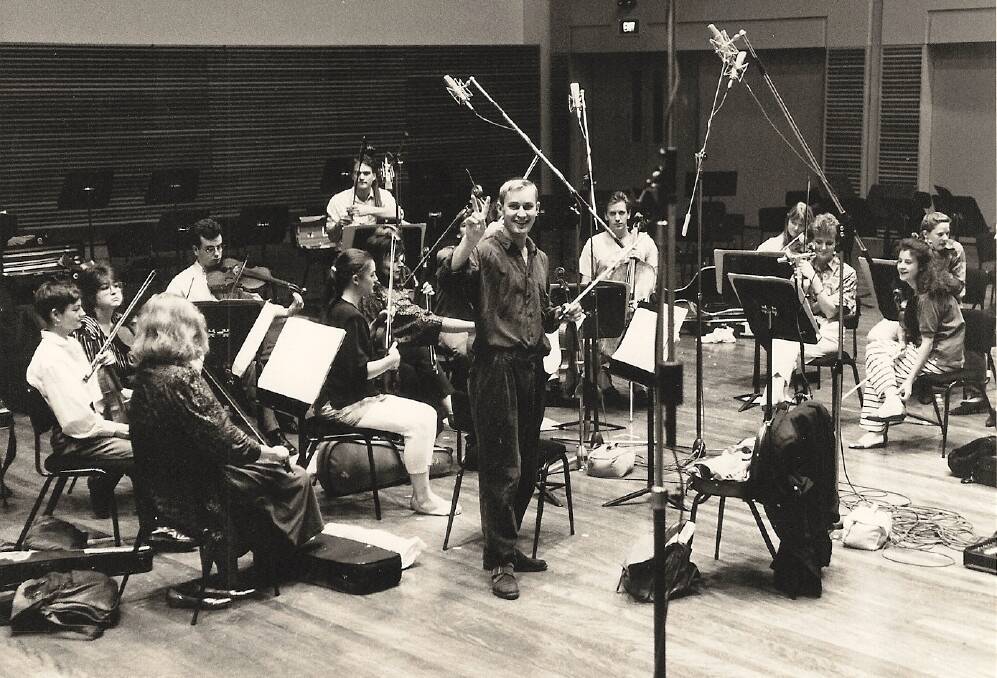 ABOVE: A younger Tognetti recording at the Eugene Goossens Hall, ABC Ultimo, in 1991.