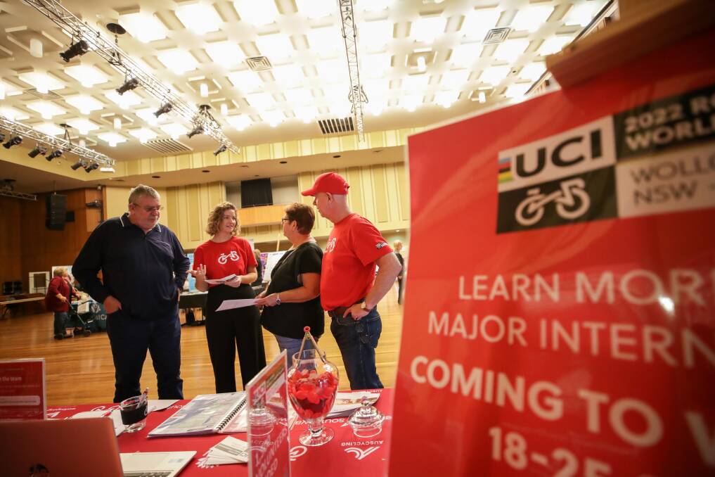 Flinders residents Debbie and Dave Wilson talk to workforce coordinator Ella McMillan and community engagement manager Steve Rosa about volunteering opportunities at the upcoming UCI Road World Championships. Picture: Adam McLean