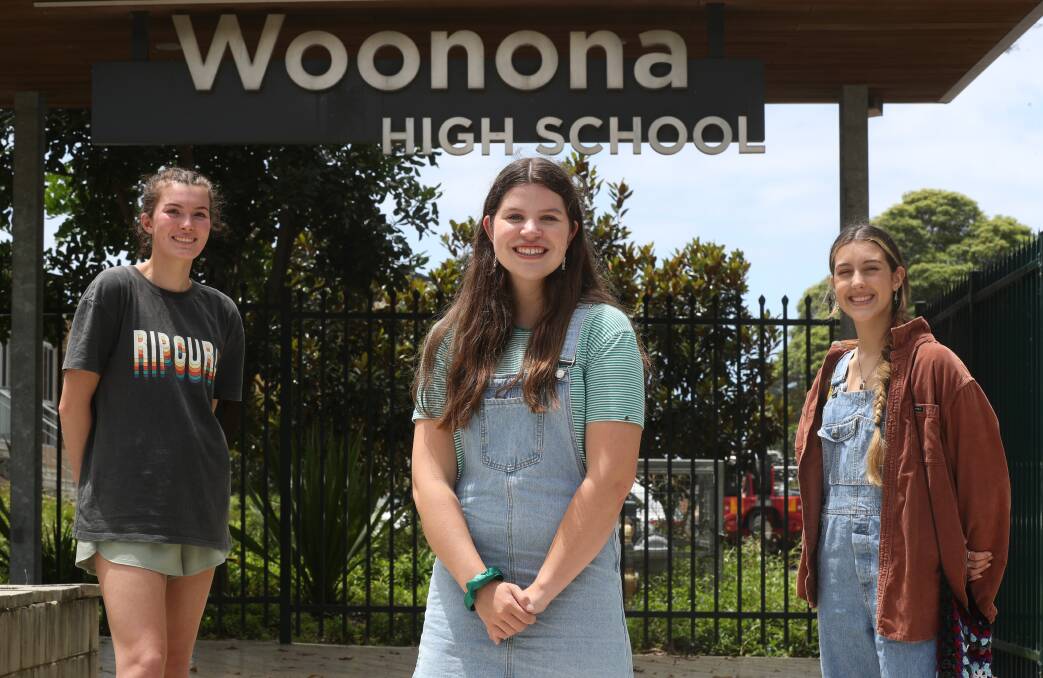 Jaida Way, centre, scored marks in the top band for three HSC subjects, as did Year 11 students Darby Walsh and Vienna Pisana for visual arts. Picture: Robert Peet