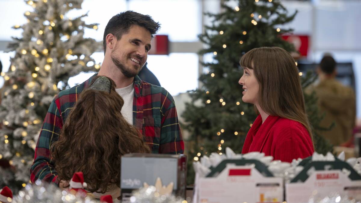 Robbie Arnell and Leighton Meester in EXmas. Picture Prime Video