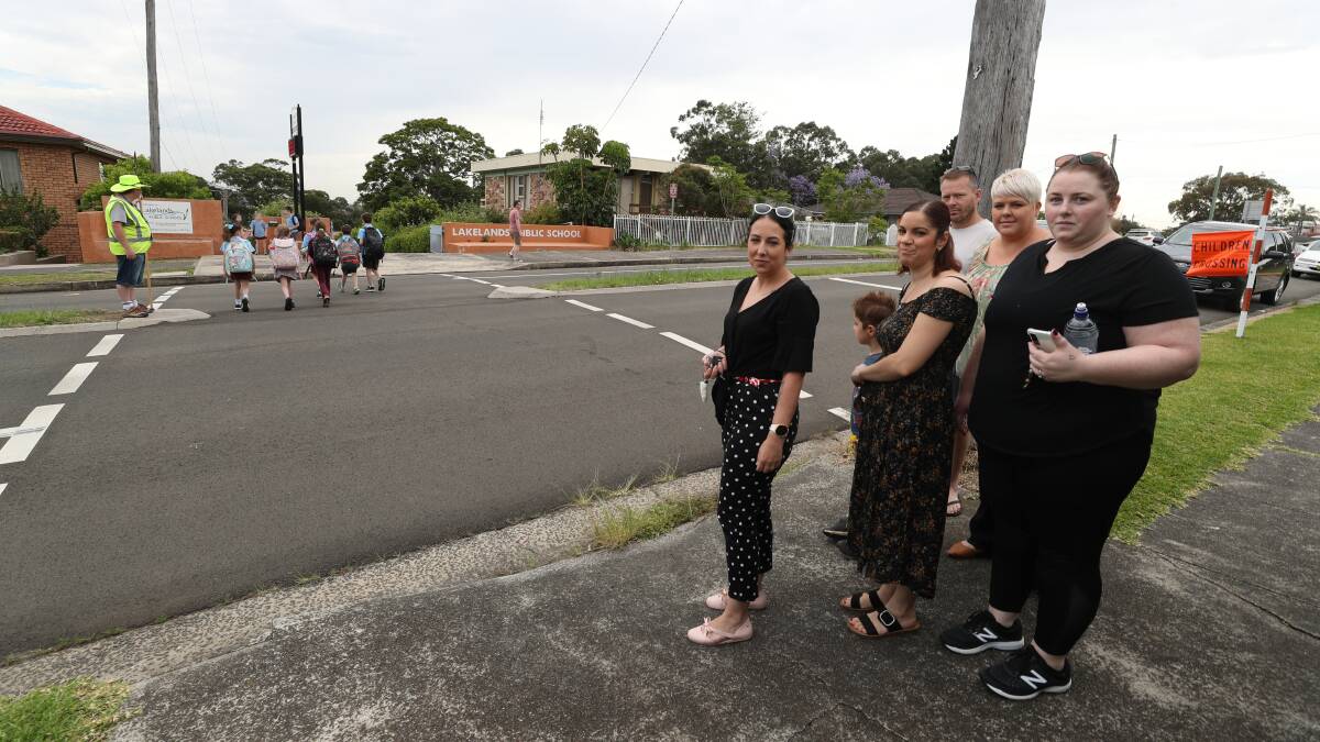 Cause for concern: Parents Bianca Carboni, Tracey Clayton, Ryan Hamilton, Pauline Hurt and Sam Bushell at the school crossing on Lakelands Avenue. Picture: Robert Peet