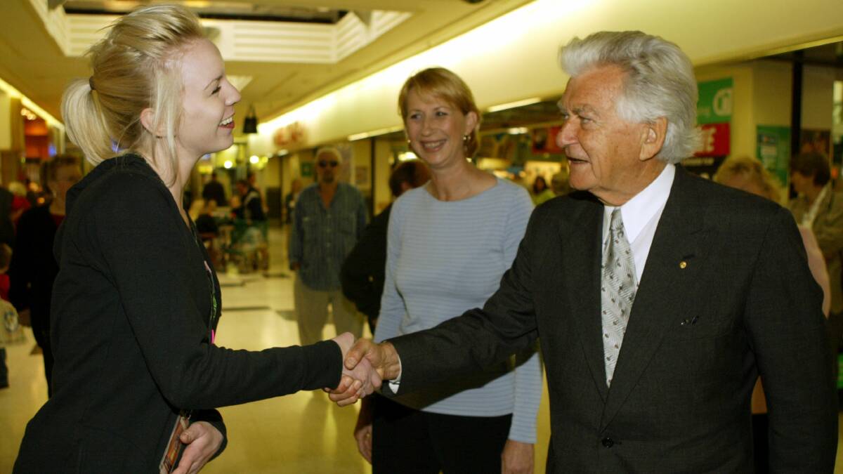 Meet and greet: Bob Hawke greets Arja Hepplewhite at Corrimal Court in 2004, while helping Sharon Bird's election campaign. Picture: Hank van Stuivenberg 
