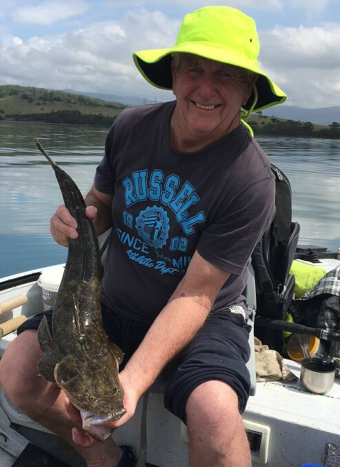  Pat Murphy with another fine 69cm flatty from Lake Illawarra.