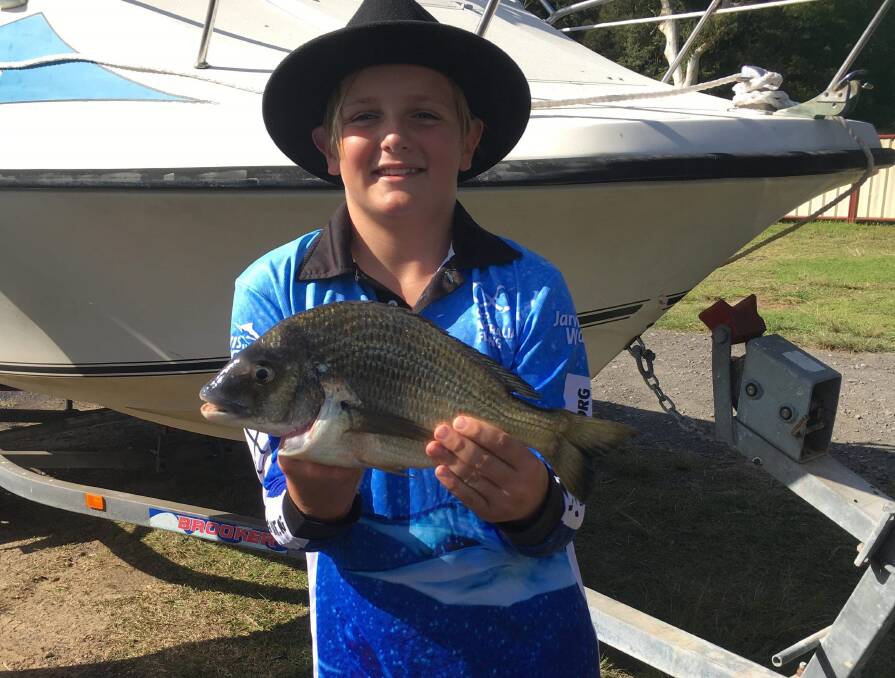 Nice catch: Mark Elliot fished St Georges Basin for this 800g bream.