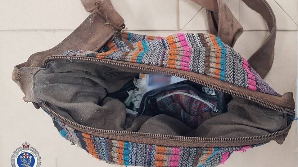 This bag is connected to a armed robbery of Kiama Downs supermarket. Image: NSW Police Force. 