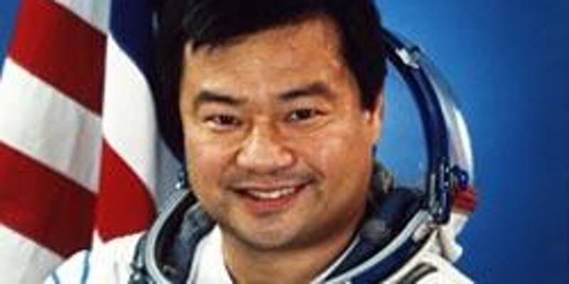 Former NASA astronaut Dr Leroy Chiao speaks in Wollongong