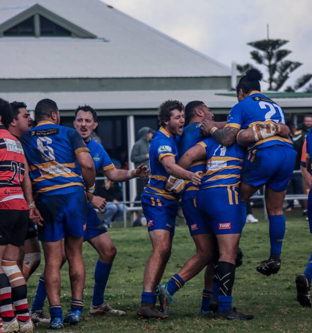 Avondale celebrates making the grand final after beating Tech-Tahs at Ocean Park. Picture: Margaret Vaafusuaga