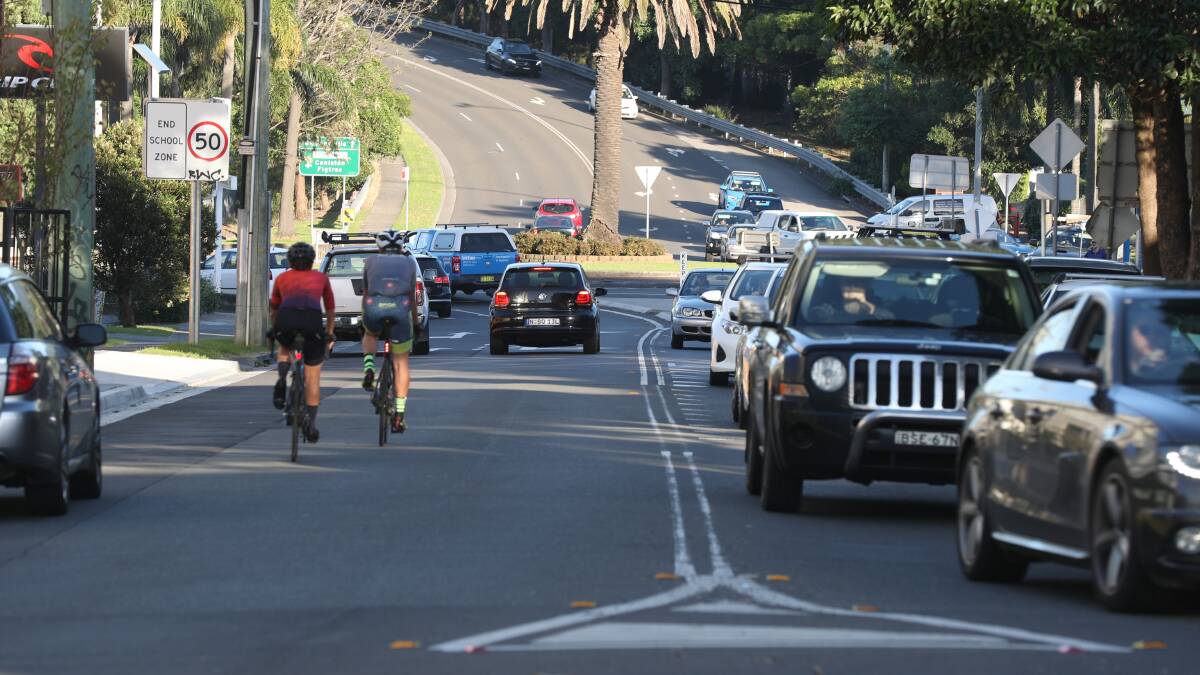 TRAFFIC CHAOS: Morning commuter traffic in Campbell Street has increased following the closure of one lane in Smith Street to allow for a bike lane. Picture: Robert Peet
