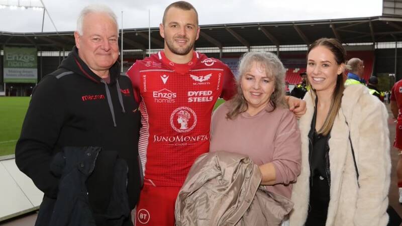The Asquith family visits Paul while he is playing in Wales for Scarlets.