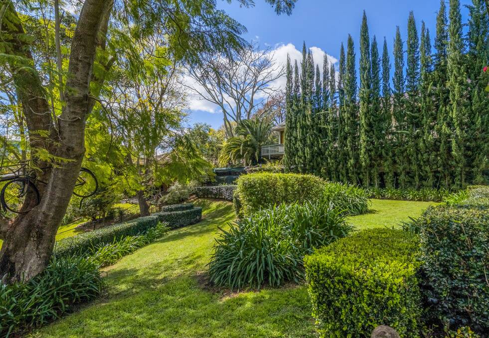 'Bohemian' Mount Kembla home to go under the hammer