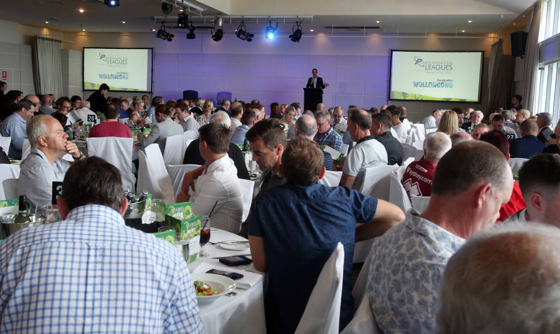 More than 300 people attended a sold out luncheon in Wollongong to raise funds for rugby league legend Brett Kenny and his family. 