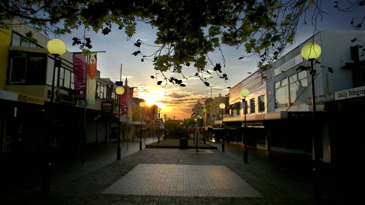Sunrise in the Wollongong Mall in 2002. 
