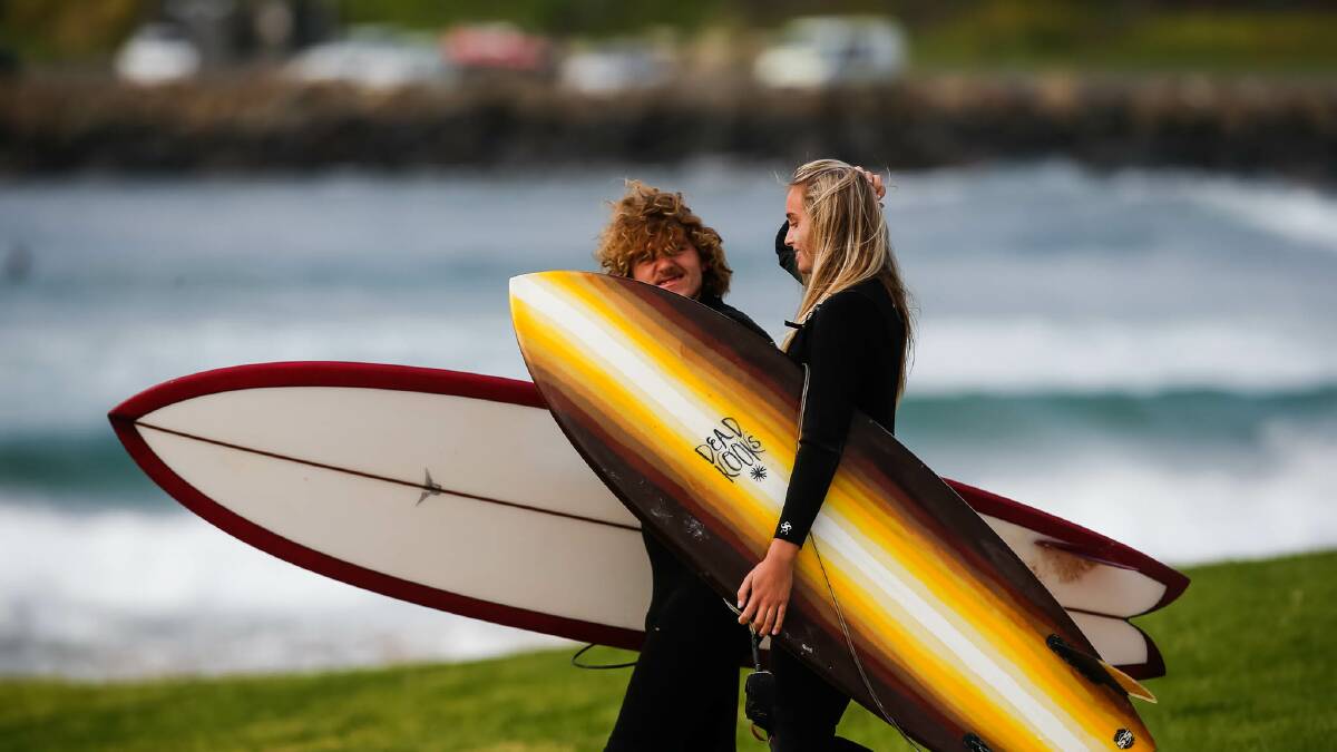 Illawarra surfers hit the waves amid hazardous surf conditions