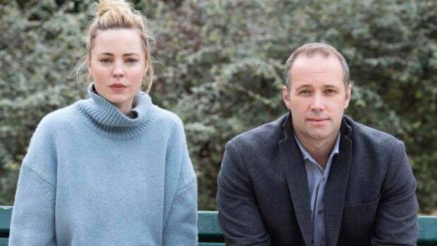 Melissa George with Sunday Night reporter Steve Pennells. Photo: Supplied
