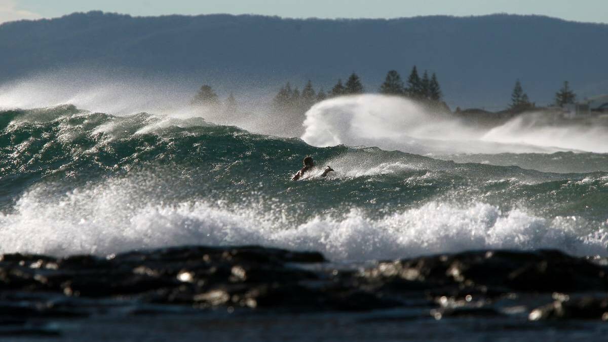 Illawarra coastline to be pounded by wild winds, massive waves