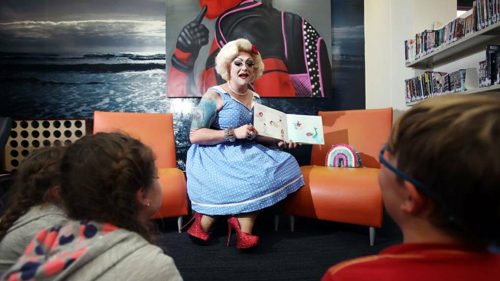 Roxee read books for Wollongong Library's first Drag Storytime last year.