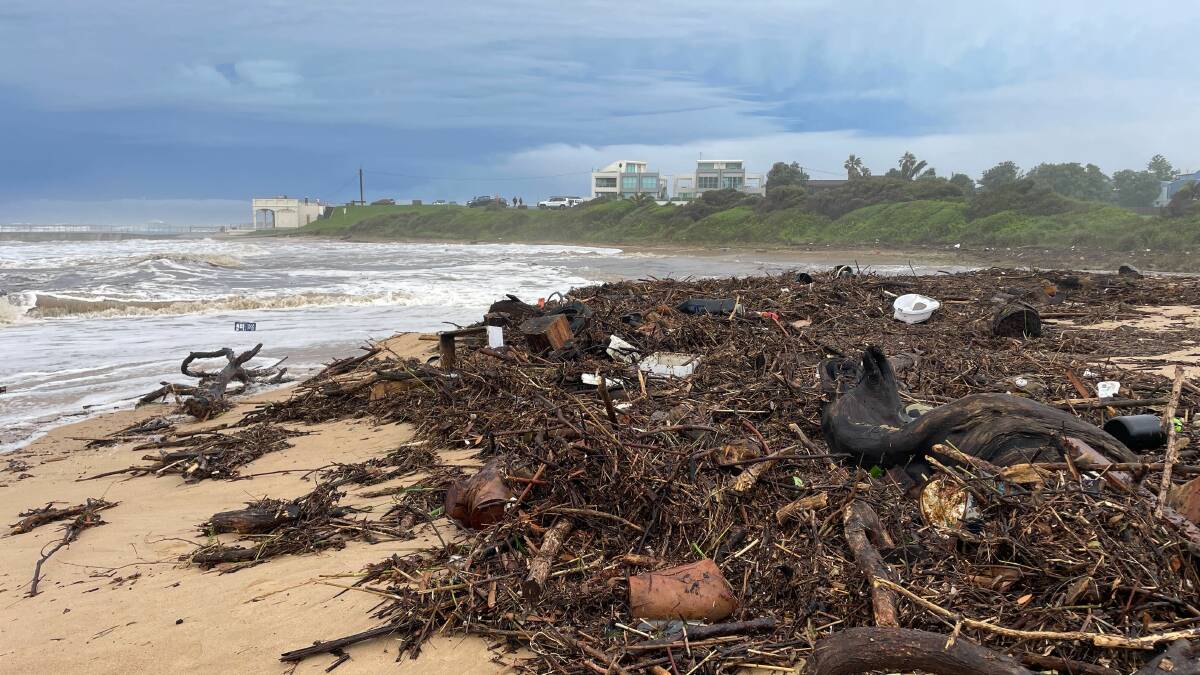 Illawarra's trashed beaches not looking so picturesque after storm