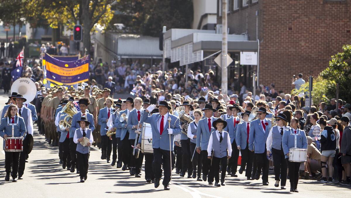 Wollongong streets packed to gills for city's Anzac Day march