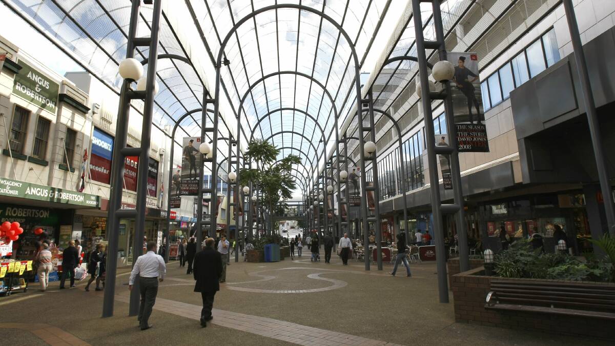 Wollongong Crown Street Mall in 2005. 