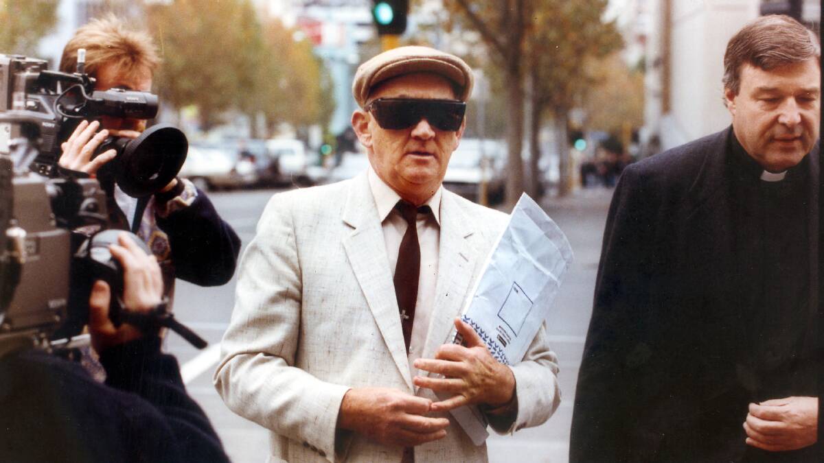 Pell accompanies paedophile priest Gerald Ridsdale to court in 1993. Photo: Geoff Ampt