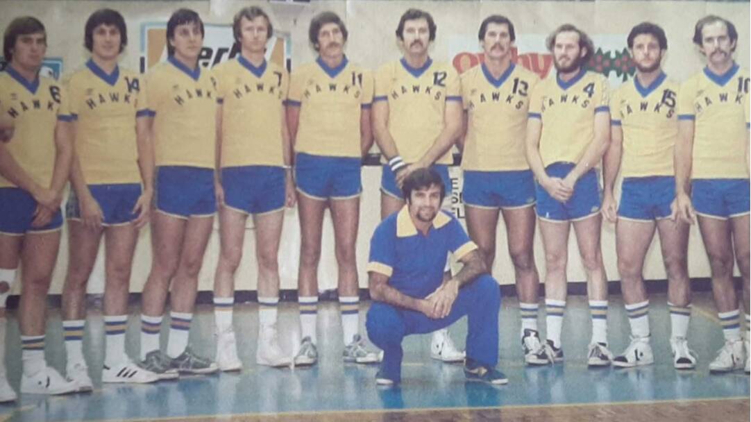 Coach Joe Farrugia and the first Illawarra Hawks team in 1979.