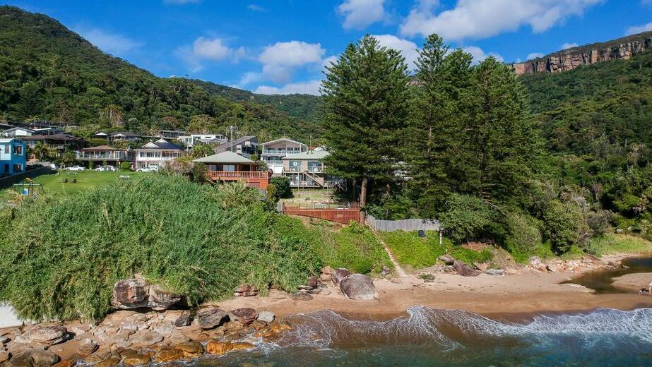 Sydney buyer drives up price of Coalcliff house to eyewatering $4.7 million