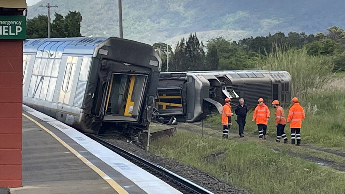 Driver, passengers injured after train hits car on tracks at Kembla Grange