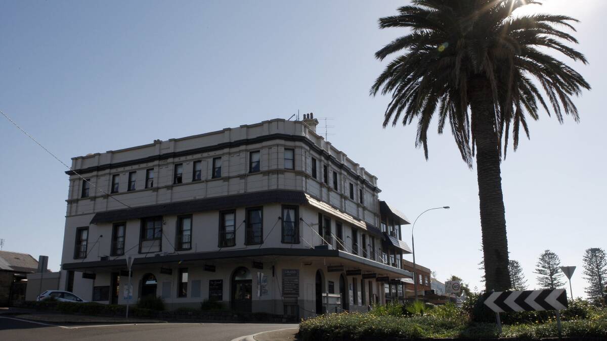 Caught on CCTV: How new manager fleeced $10k from Kiama hotel
