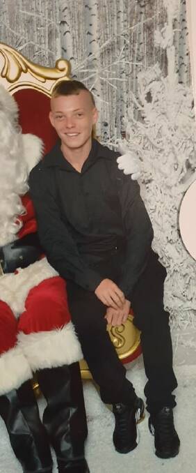 Wollongong police appeal for help finding missing 14-year-old boy