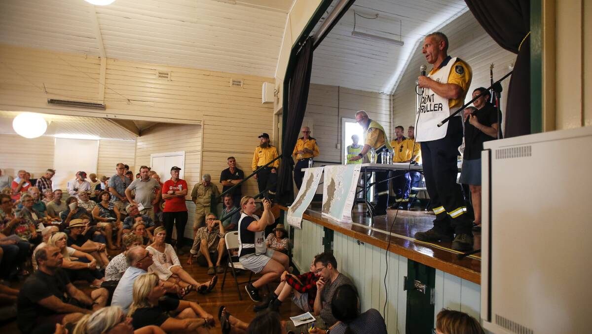 Superintendent Mark Williams speaks to Kangaroo Valley residents. Photo: Anna Warr