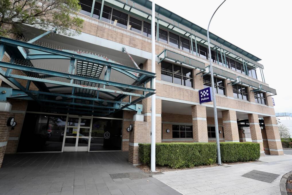 ‘How dumb is that?’ Man with no licence drives to Wollongong Police Station to report on bail