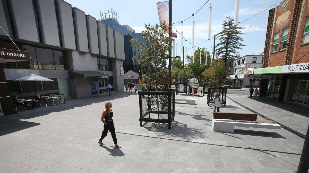 '50 vacant shops': Call for changes as Wollongong CBD empties out