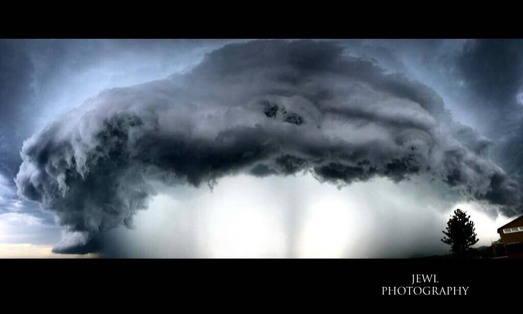 Jewl Photography captured the spectacular clouds that passed over the Illawarra.