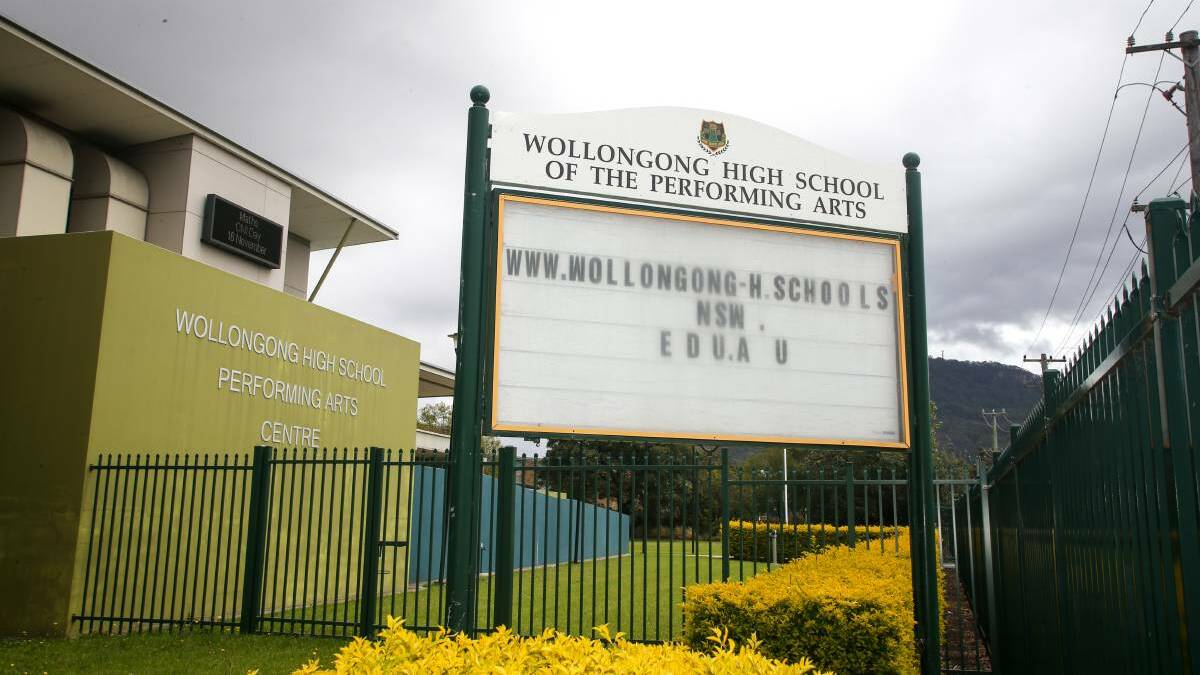 Wollongong High community member tests positive for COVID, school remains open
