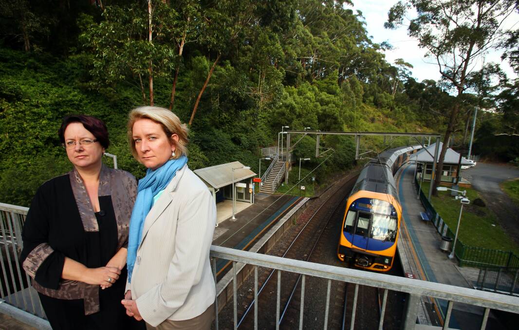 Railing: Labor politicians Penny Sharpe and Maryanne Stuart at Otford station to raise concerns about rail safety. Picture: KIRK GILMOUR
