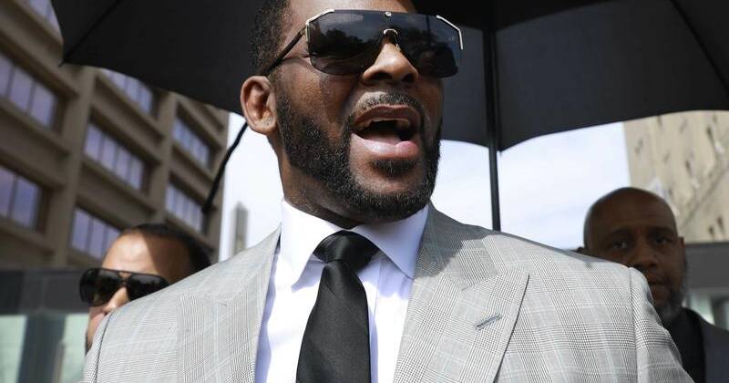 R Kelly Pleads Not Guilty To Sex Charges Illawarra Mercury Wollongong Nsw