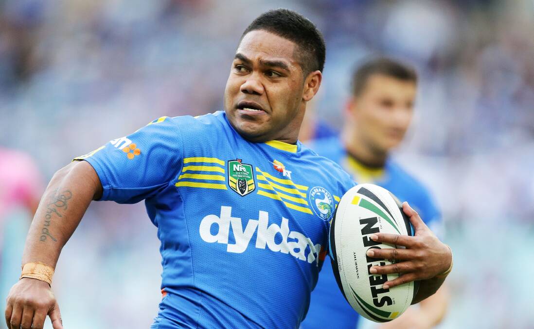 Chris Sandow makes a break for the Eels against the Canterbury Bulldogs on Sunday. Picture: GETTY IMAGES