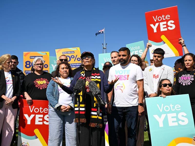 Indigenous elder Aunty Violet Sheridan has urged a 'yes' vote to unite all Australians. (Lukas Coch/AAP PHOTOS)