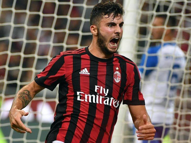 Wolverhampton Wanderers have signed Italy forward Patrick Cutrone from AC Milan.