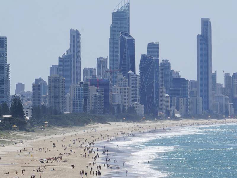 Crowds of daytrippers have forced the closure of some Gold Coast beaches during the COVID-19 crisis.
