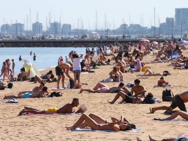 The temperature is set to hit 39C in Melbourne on Wednesday as a heat wave moves east.