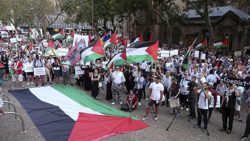 Hundreds rally at Sydney Gaza protest | Illawarra Mercury | Wollongong, NSW