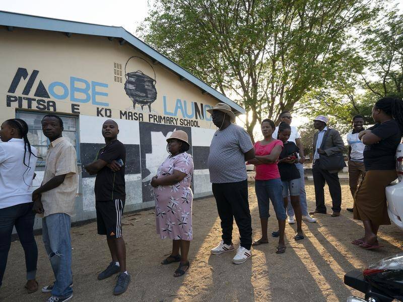 People are voting in Botswana's elections, with the opposition hoping to unseat the ruling BDP.