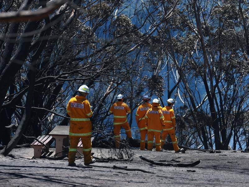 Blue Mountains residents are being urged to seriously consider any plans to stay and defend homes.