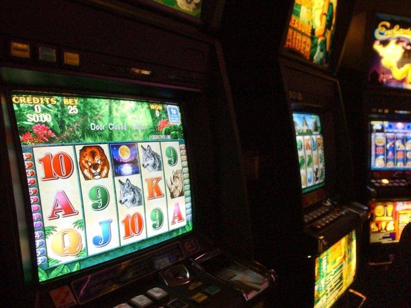 The High Court has dismissed an appeal by Aristocrat to restore four patents relating to its pokies. (Mick Tsikas/AAP PHOTOS)