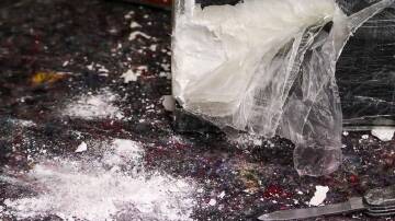 Tampa's mayor has hauled in an unexpected catch while fishing: a bag of cocaine worth $US1.1m. (EPA)