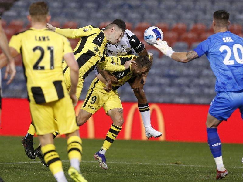 Macarthur and Wellington have played out a 1-1 draw to open their A-League Men season in Newcastle.
