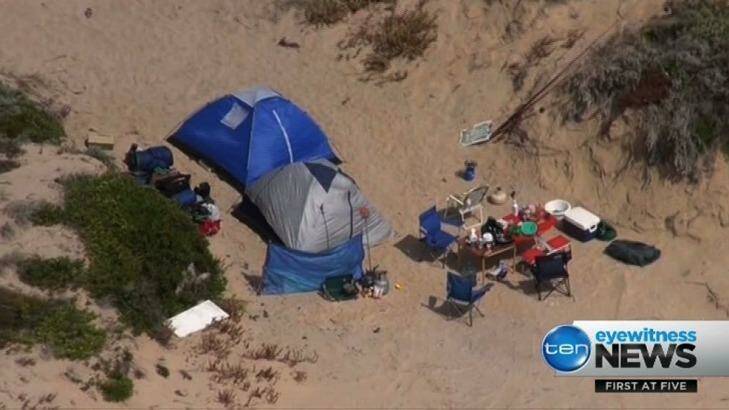 Police were called to Coorong National Park near Salt Creek following reports two foreign backpackers had allegedly been abducted.  Photo: Ten News