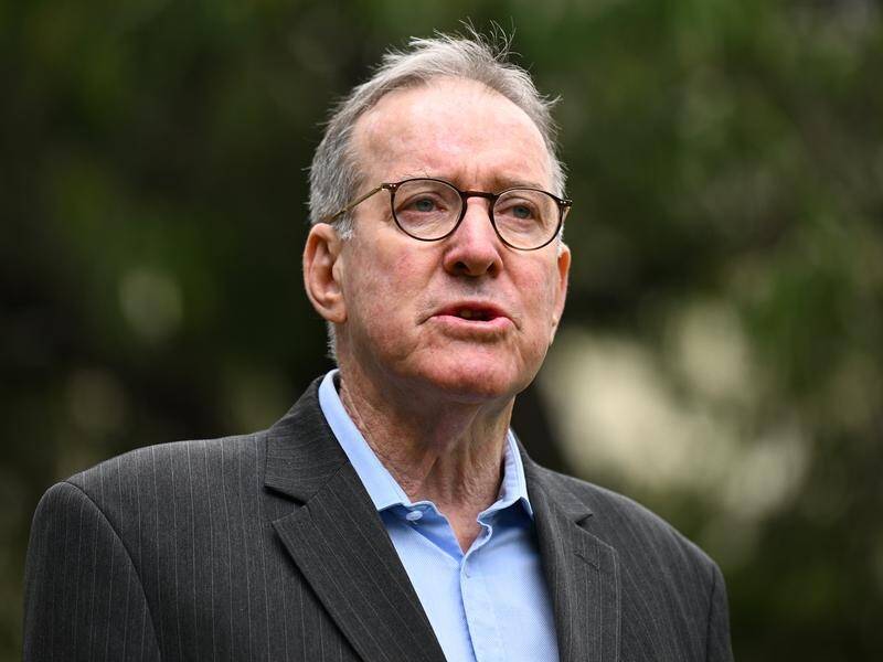 Former federal minister Robert Tickner says snap legislation is not the solution to youth crime. (James Ross/AAP PHOTOS)