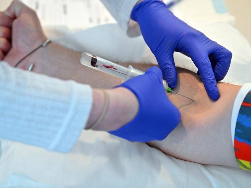 Doctors want to maintain a seven-day wait for patients to get results for matters like blood tests. (Mick Tsikas/AAP PHOTOS)